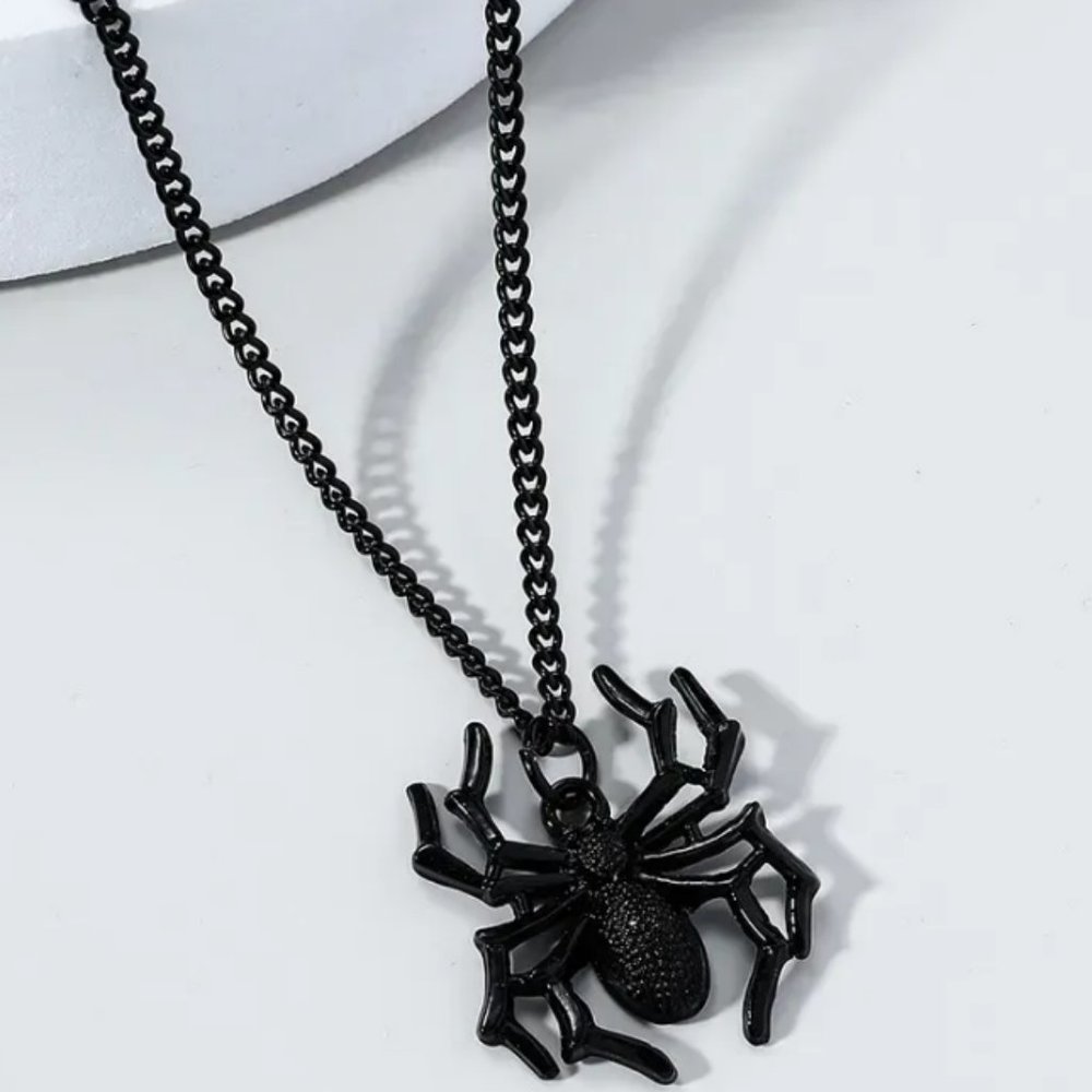 New Black Spider Pendant Necklace